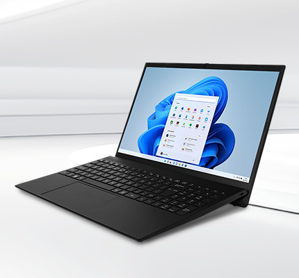 laptop techbite ZIN 5 położony widok na klawiaturę